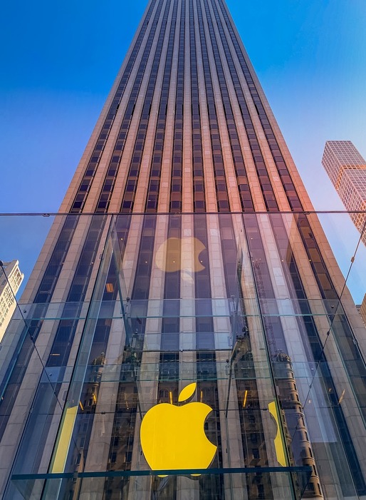 Angajații magazinelor Apple vor primi bonusuri de până la 1.000 de dolari