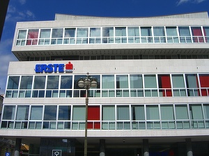 Grupul bancar spaniol Caixa vrea să vândă o parte din acțiuni sau să iasă cu totul din Erste Group, compania-mamă a BCR