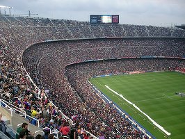 Membrii FC Barcelona sunt de acord cu acumularea de noi datorii pentru modernizarea stadionului