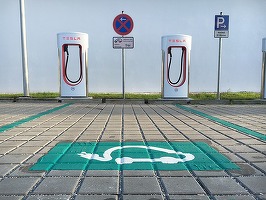 Compania de rent-a-car Hertz a comandat 100.000 de mașini electrice de la Tesla
