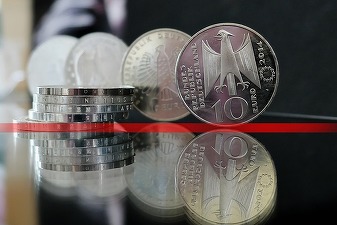 Germanii încă țin miliarde de mărci „la saltea”, la 20 de ani după adoptarea euro
