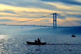Tranzitul navelor prin Strâmtoarea Bosfor a crescut