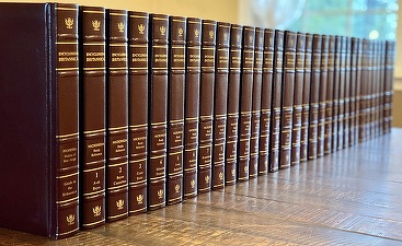 Proprietarul enciclopediei Britannica ia în calcul listarea la bursă, la o evaluare de peste 1 miliard dolari 