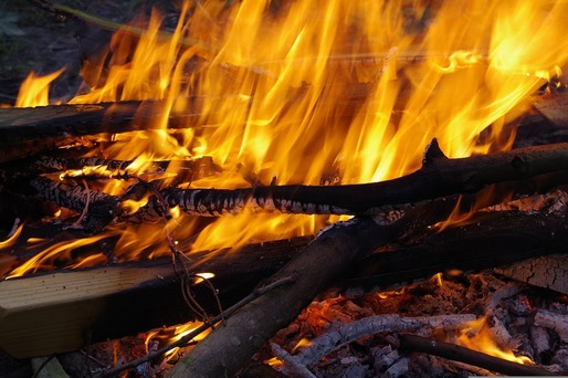 Polonezii au început să ardă gunoaie pentru a se încălzi