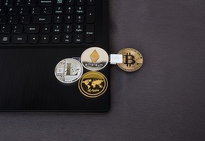 Șeful Fed reia avertismentele cu privire la criptomonede: Vedem fraude și lipsă de transparență
