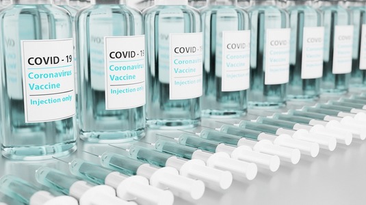 Copiii și adolescenții sănătoși s-ar putea să nu mai aibă nevoie de vaccin anti-Covid