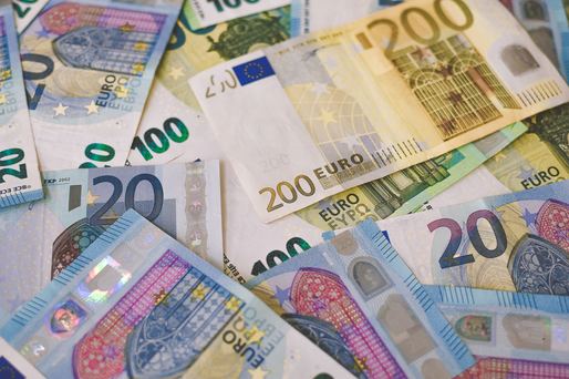 Utilizarea euro pentru plățile internaționale a scăzut la cel mai redus nivel din ultimii trei ani