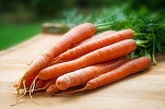 Francezii plătesc un preț record pentru \'\'Coq au Vin\'\' din cauza scumpirii morcovilor