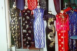 China vrea să interzică hainele care „rănesc sentimentele” altora. Legea prevede pedepse cu închisoarea sau amenzi consistente