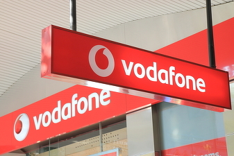 Vodafone are dificultăți în Italia, acuzând "concurență ridicată", și vrea inclusiv să își vândă afacerea. Cine este interesat de o combinație