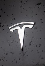 Tesla pregătește concedieri