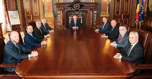 Bloomberg: Cel mai longeviv guvernator al unei bănci centrale din lume va obține un nou mandat în România