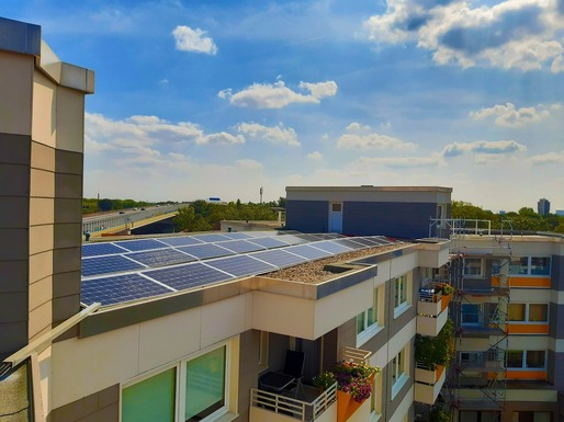 Grupul chinez Longi își ajustează planurile deoarece industria panourilor solare este afectată de supraproducție