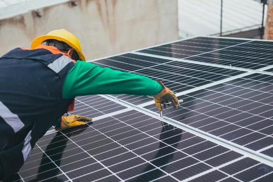 Chinezii opresc producția de panouri solare în sud-estul Asiei, din cauza restricțiilor SUA