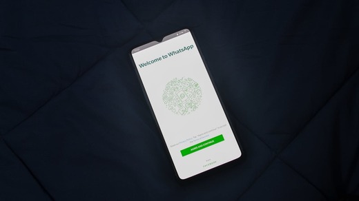 WhatsApp va adăuga un nou asistent AI pentru companii. Firmele vor putea discuta cu clienții prin intermediul inteligenței artificiale