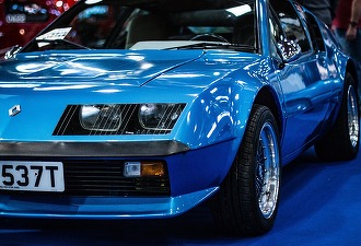 Renault promite să scadă cu aproape 20% prețurile la bateriile pentru automobilele electrice, grație tehnologiei LFP