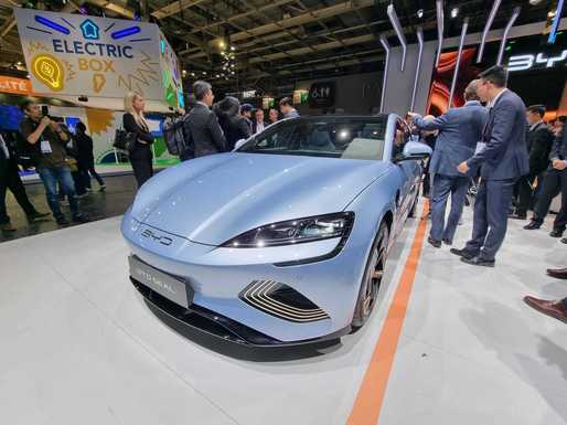 Statul chinez cere companiilor auto să-și înghețe temporar planurile de extindere în Europa