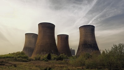 Polonia aprobă o finanțare de 14,7 miliarde dolari pentru prima sa centrală nucleară
