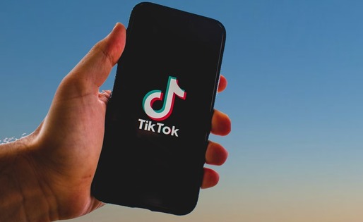 Un grup de investitori americani vor oferi „semnificativ” mai mult de 20 de miliarde dolari pentru a cumpăra TikTok