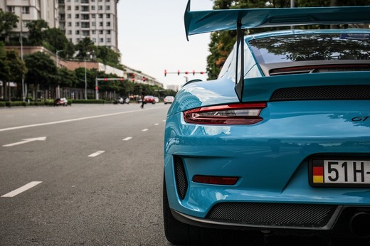 Scenariu negru - Porsche și Mercedes vor fi lovite cel mai dur de taxele lui Trump. La cât vor urca pierderile