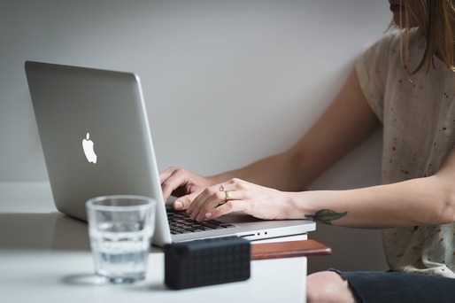 Planul Apple de reorganizare a browserului Safari, cu căutare bazată pe AI, este o posibilă lovitură pentru dominația Google