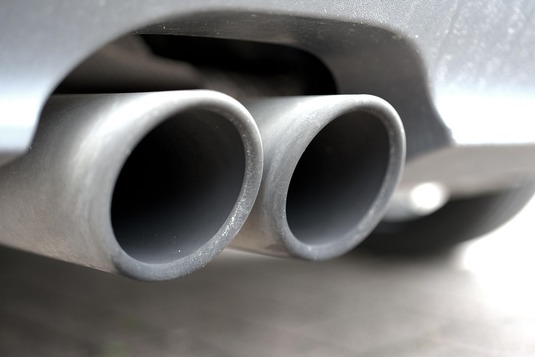 Constructorii auto din Europa scapă anul acesta de amenzile pentru emisiile prea mari de CO2