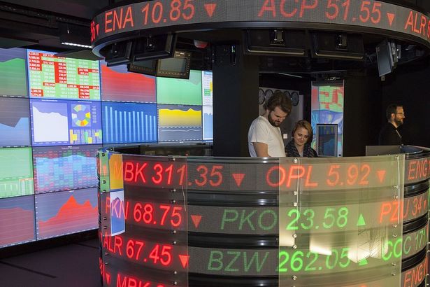 Polonia vrea să crească puternic taxele pe profitul băncilor. Acțiunile se prăbușesc