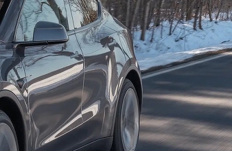 Tesla va schimba mânerele ușilor