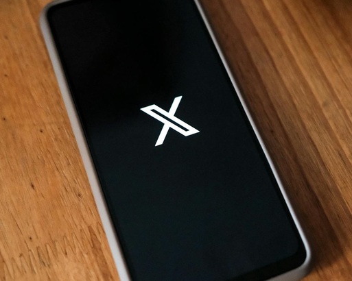 Comisia Europeană deschide o anchetă împotriva X