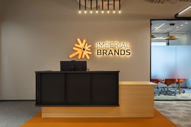 Companie prezentă și în România va concedia mii de angajați. Imperial Brands reduce costurile la nivel global