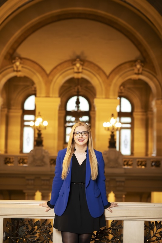 Adina-Elena Călin, Director Direcția Produse și Servicii Bancare CEC Bank, vine la Maratonul Profit.ro de Educație Financiară ediția a 9 -a