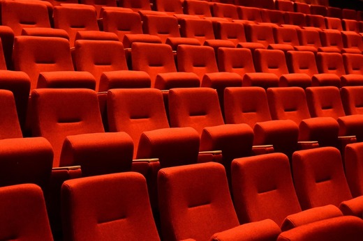 Impozit pe venit - O parte din impozitul pe venit plătit de români ar putea fi direcționat către teatre, filarmonici și ansambluri folclorice ale autorităților locale 