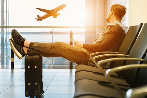 ULTIMA ORĂ Măsură pregătită în România: Bagajul de mână, de dimensiunile unei mici valize și de maximum 10 kg - inclus obligatoriu în prețul biletului de avion 