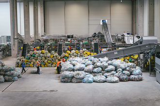 Guvernul renunță la condiția valorificării materialelor reciclate prin SGR la Bursa Română de Mărfuri 