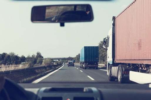 Noi norme adoptate de Guvern privind circulația vehiculelor grele. Amenzi majorate, dar și facilități pentru proiectele eoliene