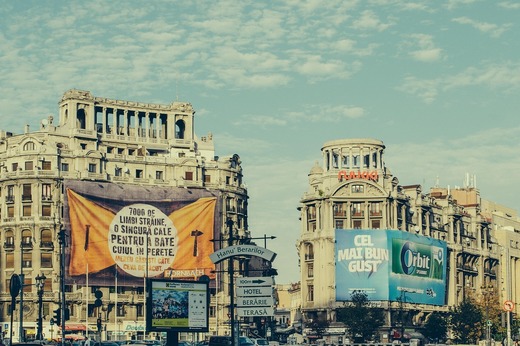 DECIZIE Facilitate de plată la amenzi. Sancțiunile pentru amplasarea nelegală a mijloacelor de publicitate vor putea fi achitate la jumătate 