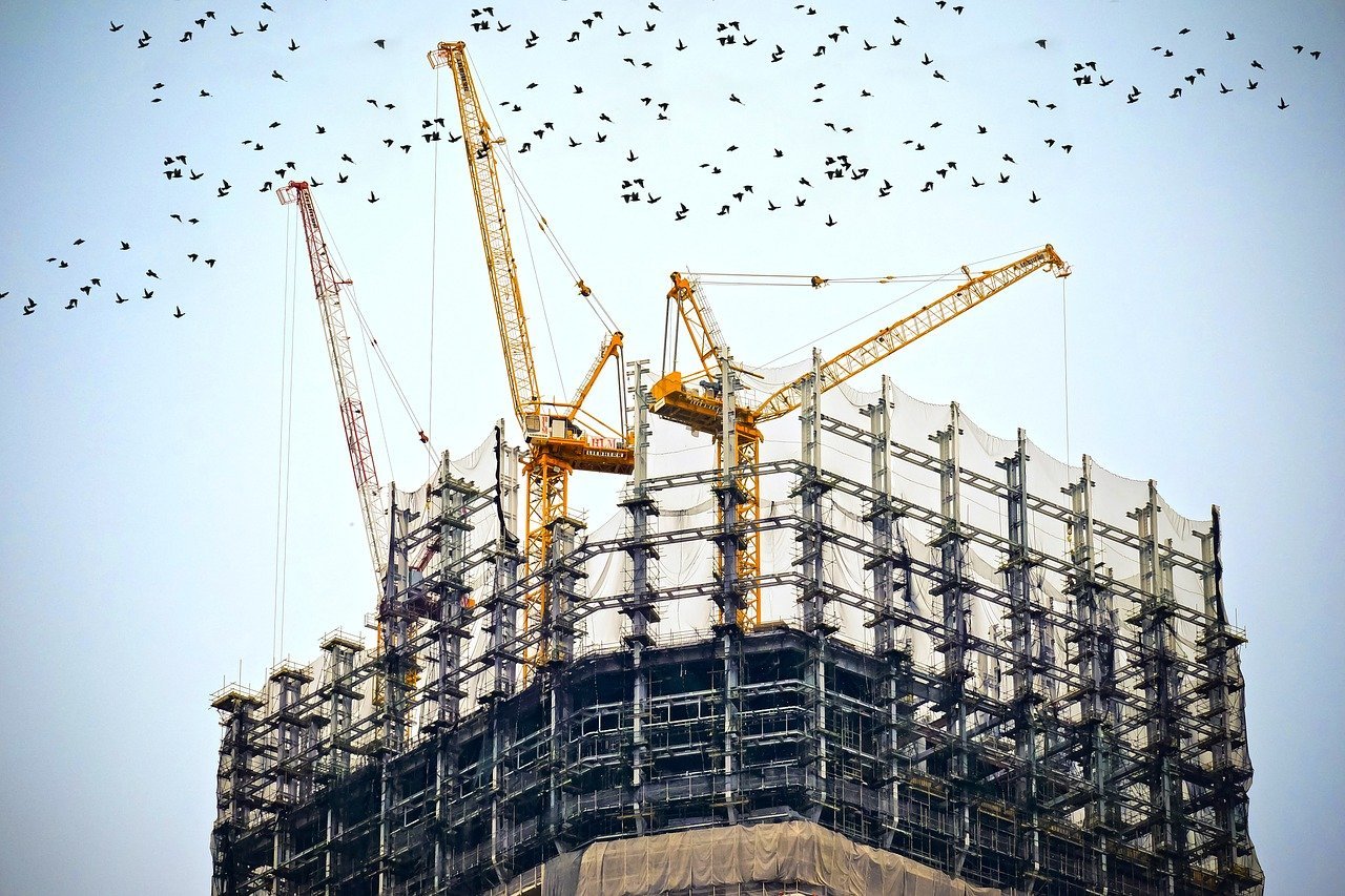 LEGE Codul Urbanismului, promulgat de președinte. Autorizațiile de construcție în Capitală vor fi emise din 2028 de Primăria Generală, conform referendumului inițiat de Nicușor Dan. Construcții noi, posibile doar cu notificare la primărie