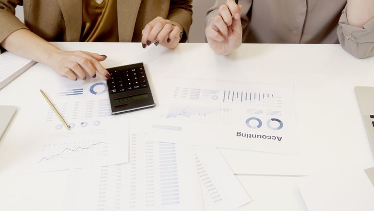 Tot mai multe firme din România intră sub incidența auditului financiar obligatoriu fără să își fi extins activitatea în mod real