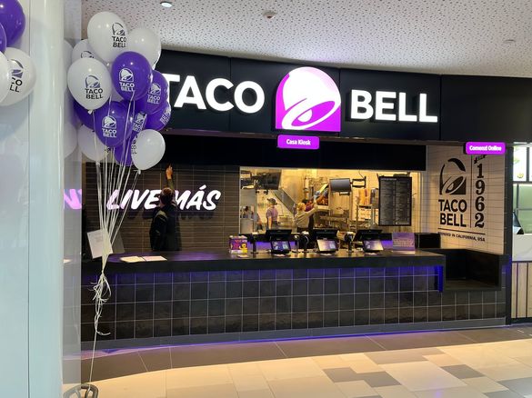 FOTO Vânzările în România ale KFC și Taco Bell au urcat puternic în ultimul deceniu. Taco Bell urcă fulminant, Pizza Hut dă semne de revenire. CEO Sphera Franchise Group: Vizăm expansiunea și achiziții