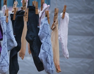 Caloria.ro - Reguli simple ca să speli șosetele corect