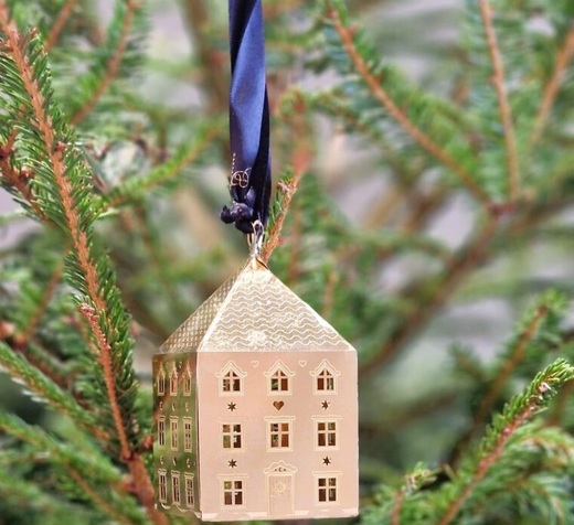 Casalux.ro - Tendințe Crăciun 2025: ce decorațiuni de sezon se poartă și cum FOTO