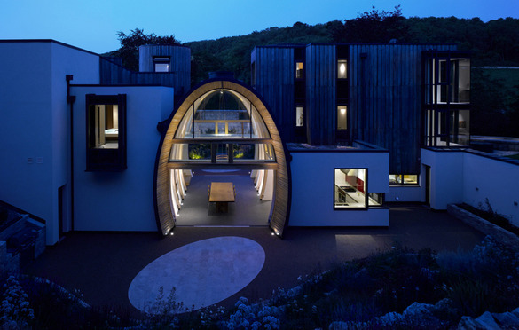 Casalux.ro - FOTO Arhitectură în jurul unui butoi