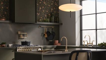 Casalux.ro - FOTO Bateria de bucătărie ca piesă de design: cum o alegi într-o amenajare premium