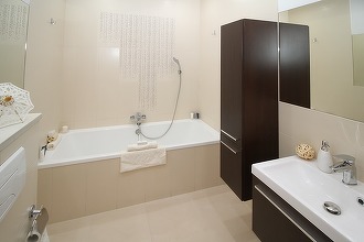 Casa-gradina.ro - Trucuri de design pentru o baie fără fereastră