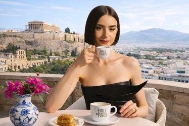 Urban.ro - „Emily in Paris” se mută în Grecia și Monaco