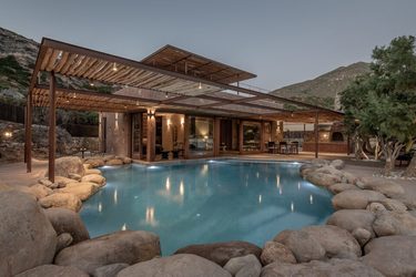 Casalux.ro - FOTO Casa de vacanță în Grecia, unde marea este extensia piscinei