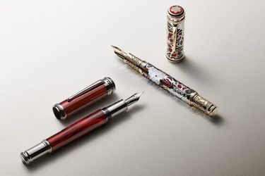 Casalux.ro - FOTO Montblanc lansează un stilou de 200.000 euro, un omagiu adus lui Bram Stoker