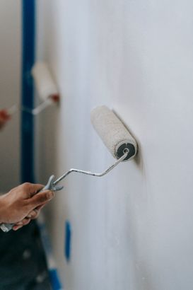 Casa-gradina.ro - Secretele zugrăvitului: cum previi apariția urmelor de vopsea