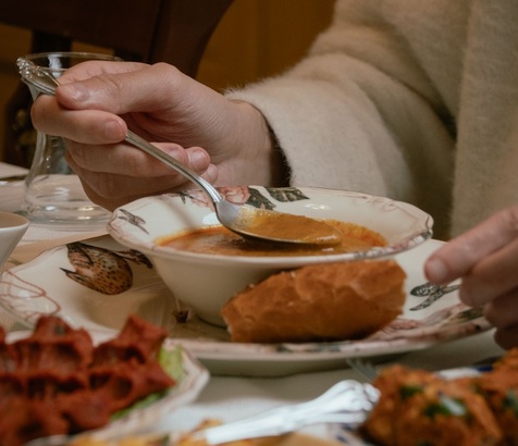 Caloria.ro - Slăbește mâncând „normal”. Un nutriționist explică ce presupune, de fapt, acest proces