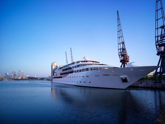 Casalux.ro - Hotelul yacht care nu pleacă niciodată pe mare